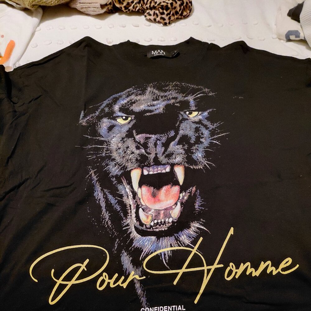 Graphic t shirt